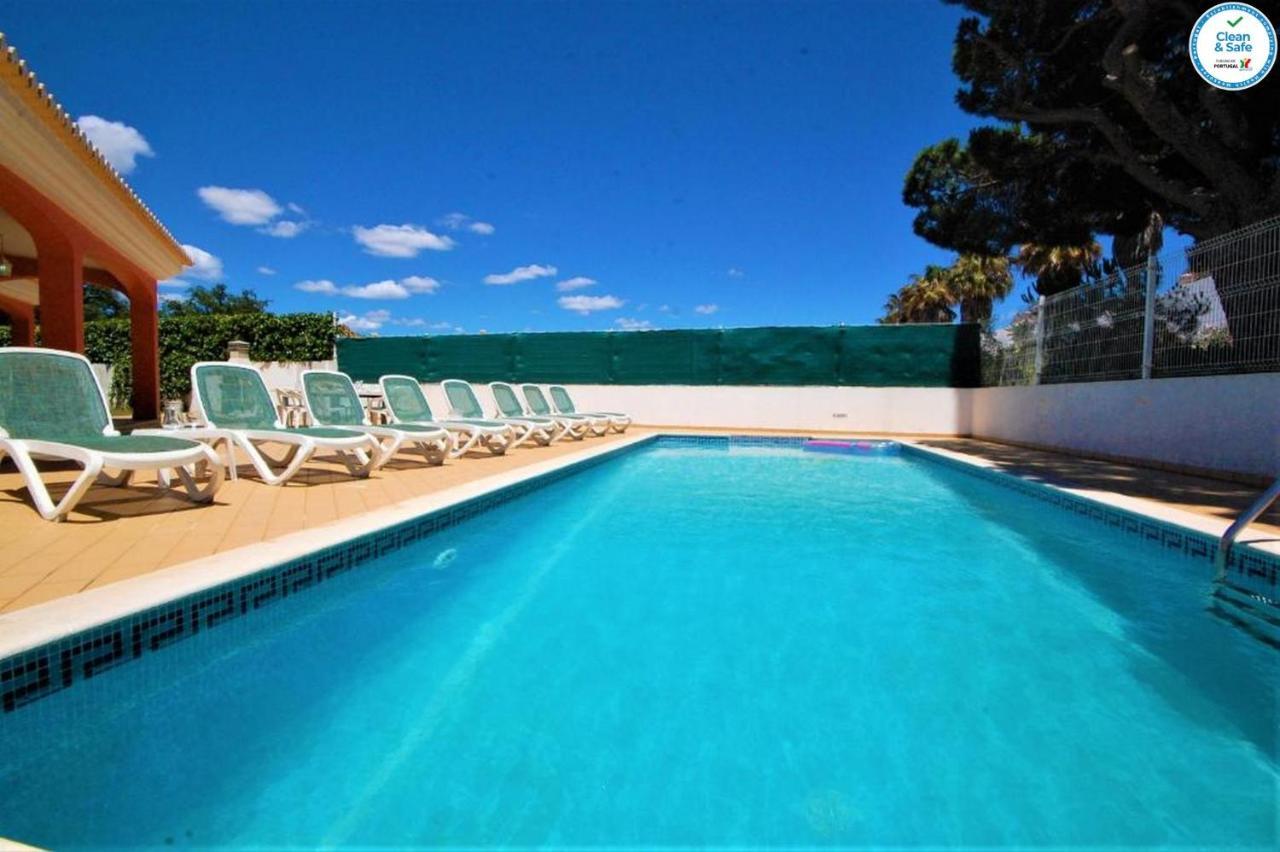Villa Mikael - Free Wi-Fi - Aircon - Private Pool By Bedzy 알부페이라 외부 사진